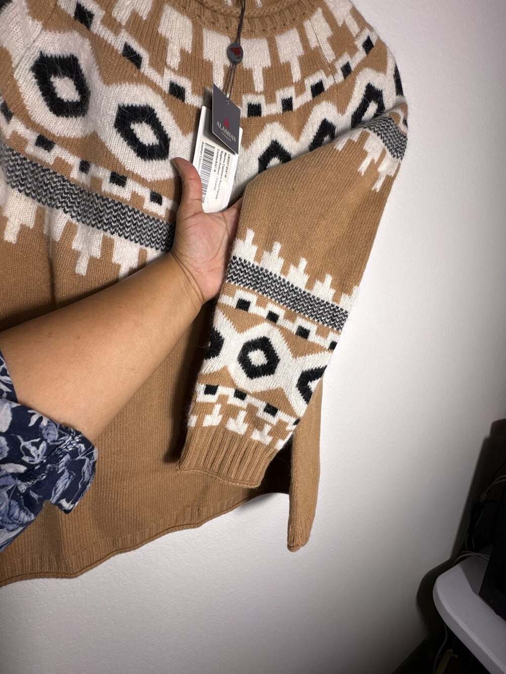 Alashan Cashmere Fair Isle Sweater Tan White Black Size M - Picture 5 of 10